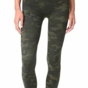 NWT SPANX Olive Camo Seamless SLIMMING Leggings